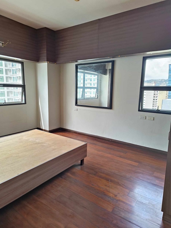 160 sqm 3br CONDO AT CEBU BUSINESS PARK PHP 18M!