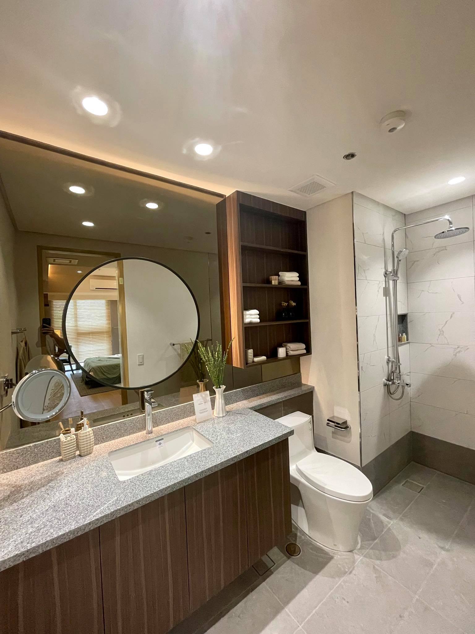 2BR WITH PARKING LUCIMA HIGH END CONDO CEBU BUSINESS PARK