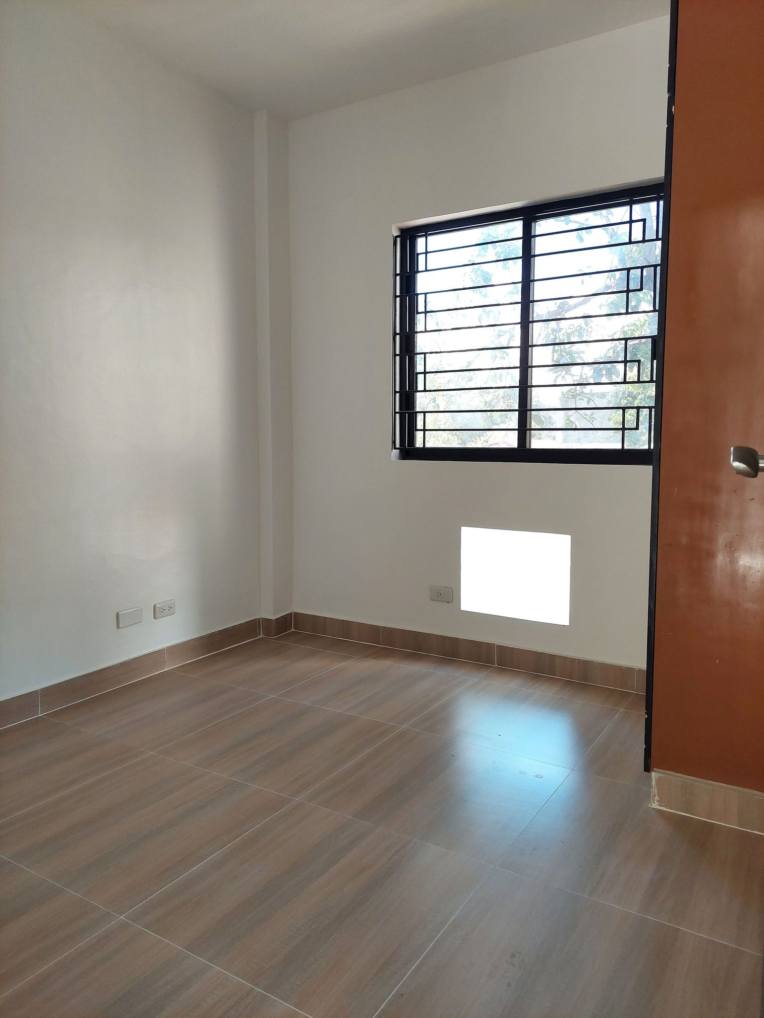 NEWLY RENOVATED TRIPLEX 2-STOREY TOWNHOUSE FOR SALE 6.7M