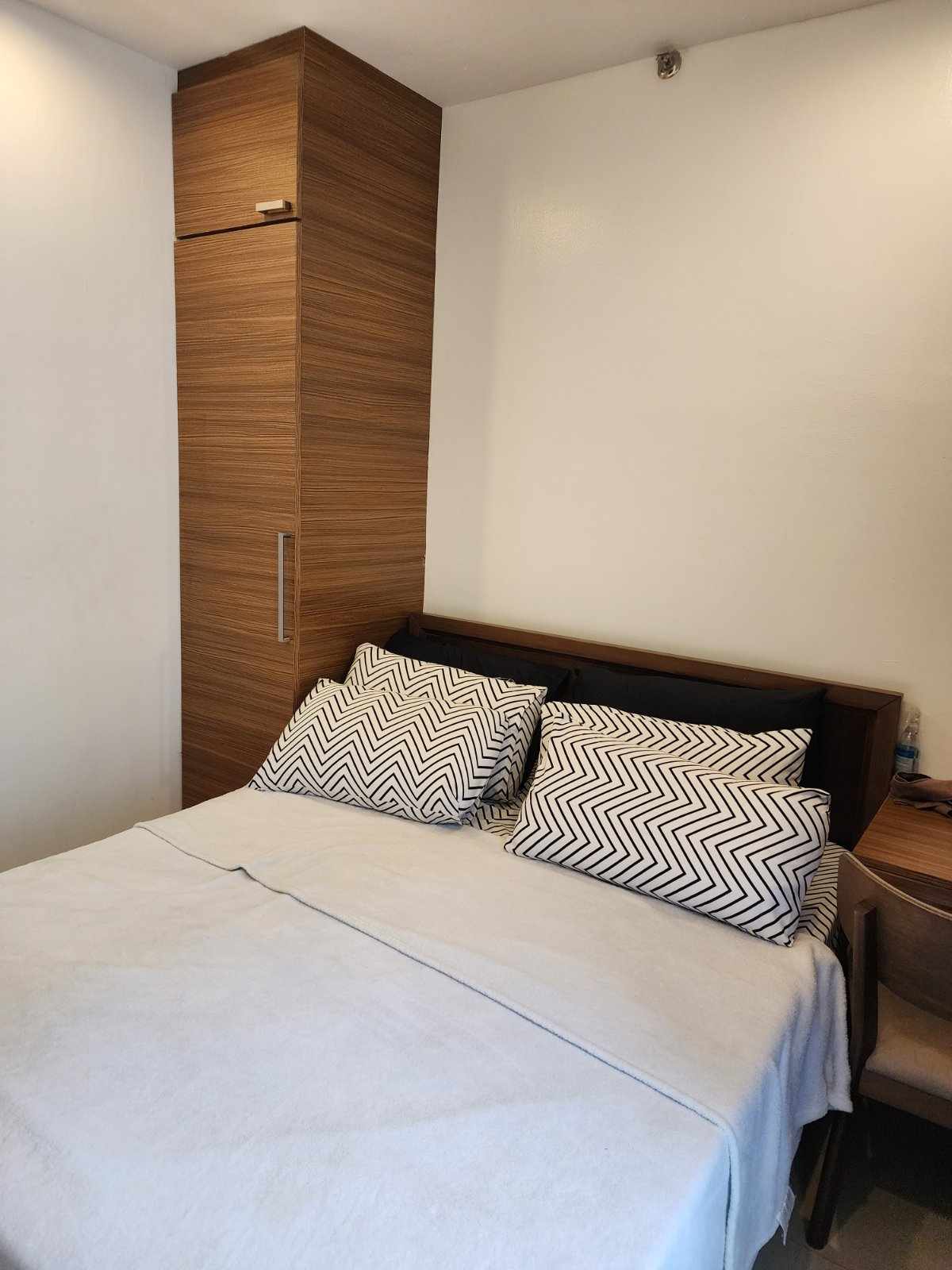 Condo Unit For Sale in South Residences, Las Piñas City 10M