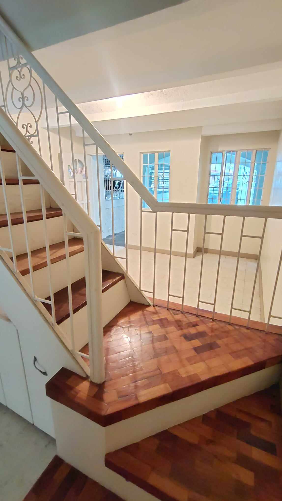 Townhouse for Sale in BF Resort Village 6.2M