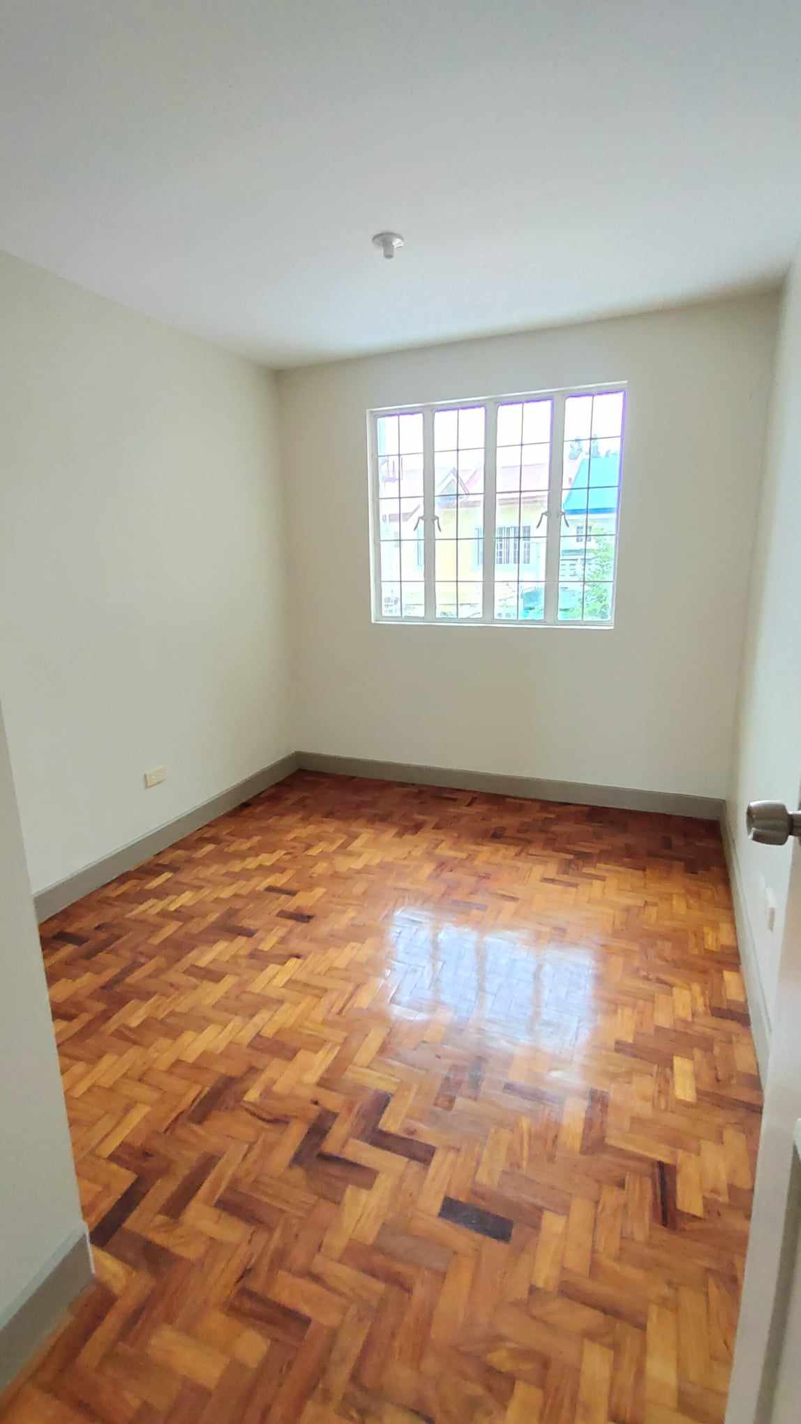Townhouse for Sale in BF Resort Village 6.2M