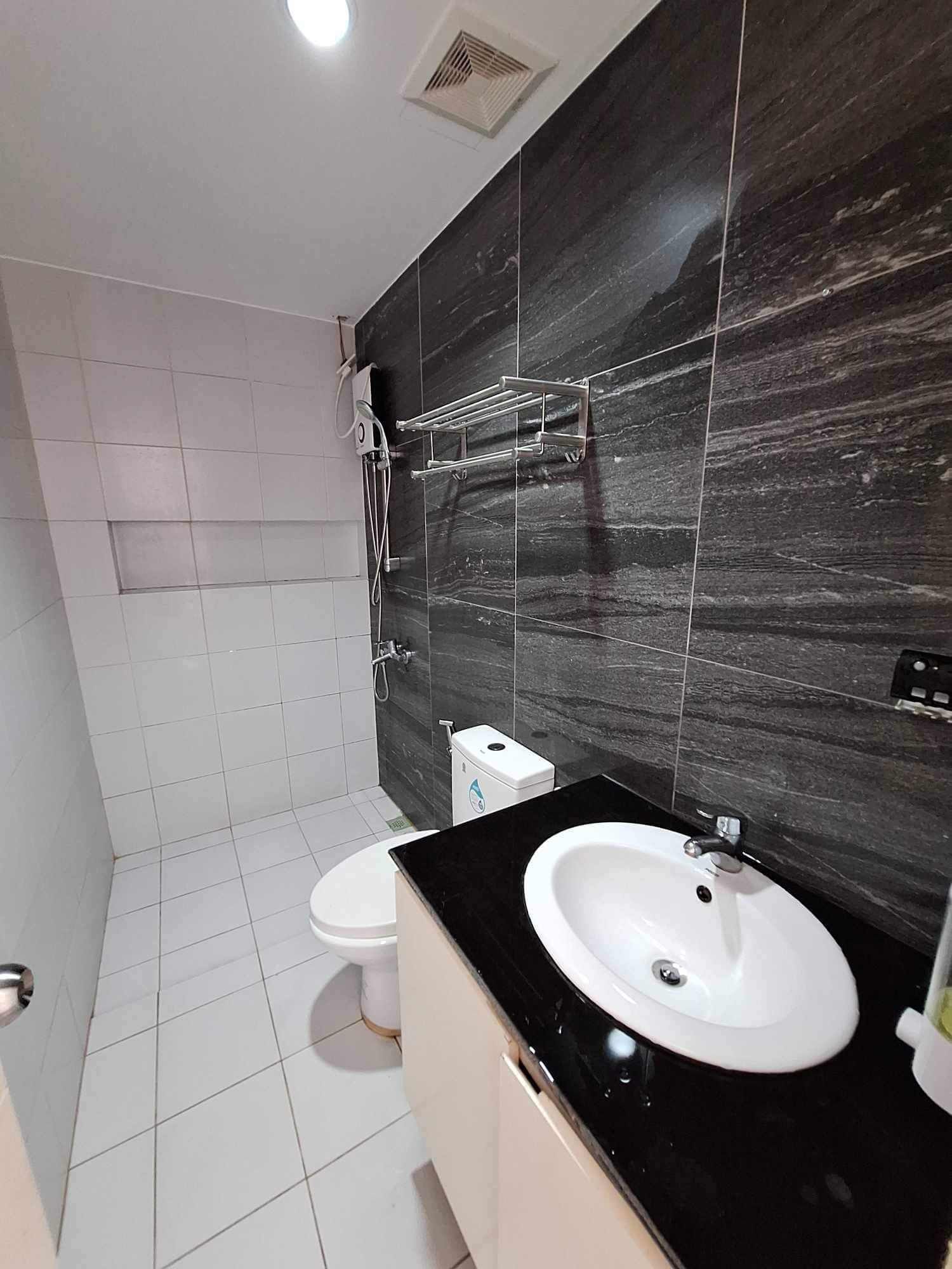 House for Sale in Las Piñas City 7.5M