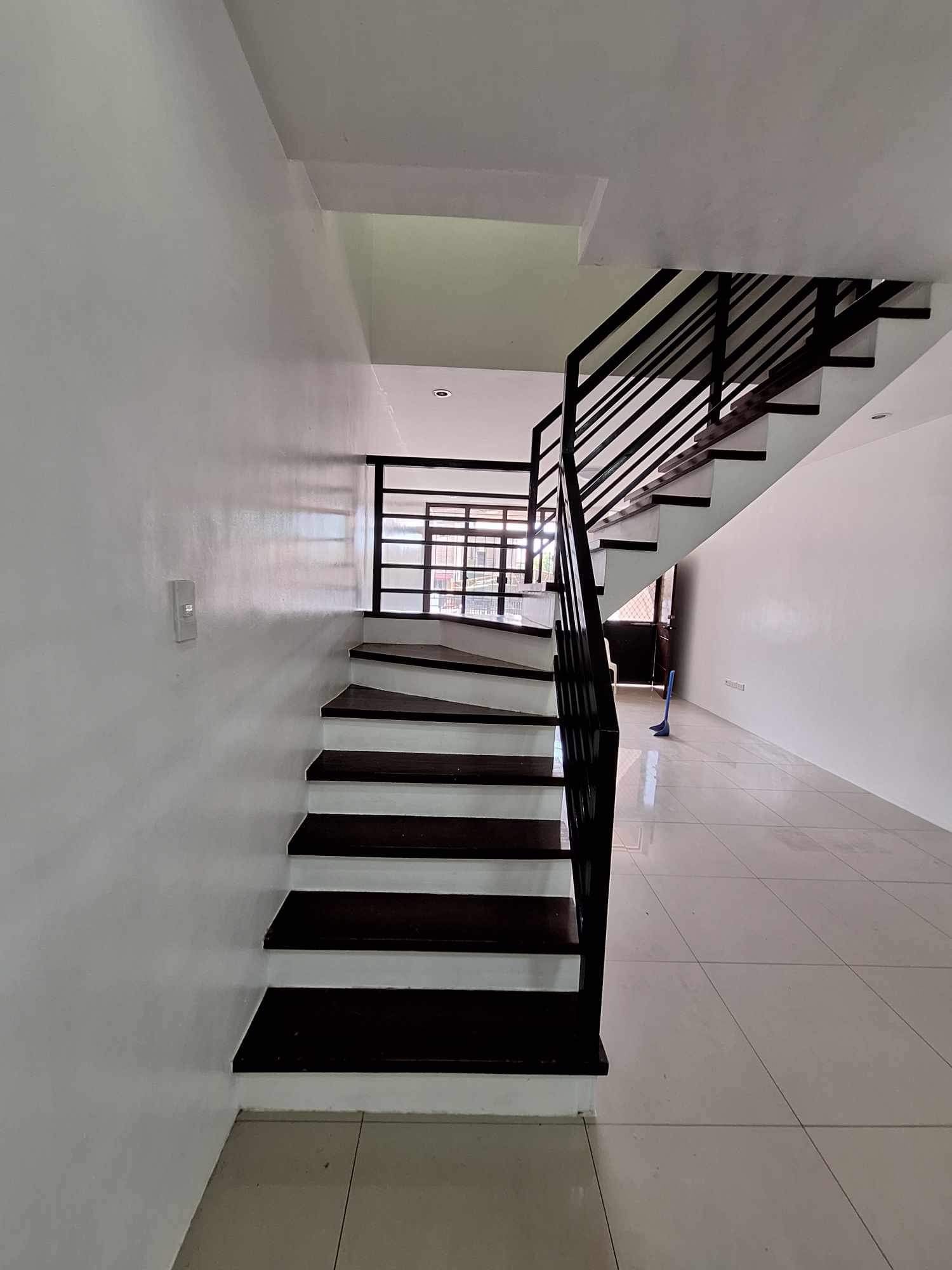 House for Sale in Las Piñas City 7.5M