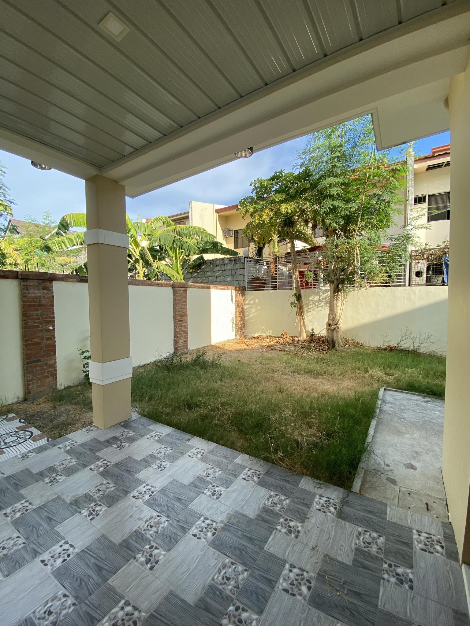 Duplex House for Sale in BF Resort Village, Las Piñas City 15M