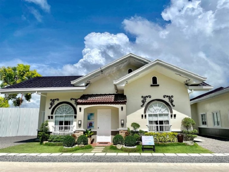 BUNGALOW SINGLE DETACHED BEACH HOUSE ROYAL PALMS TOLEDO