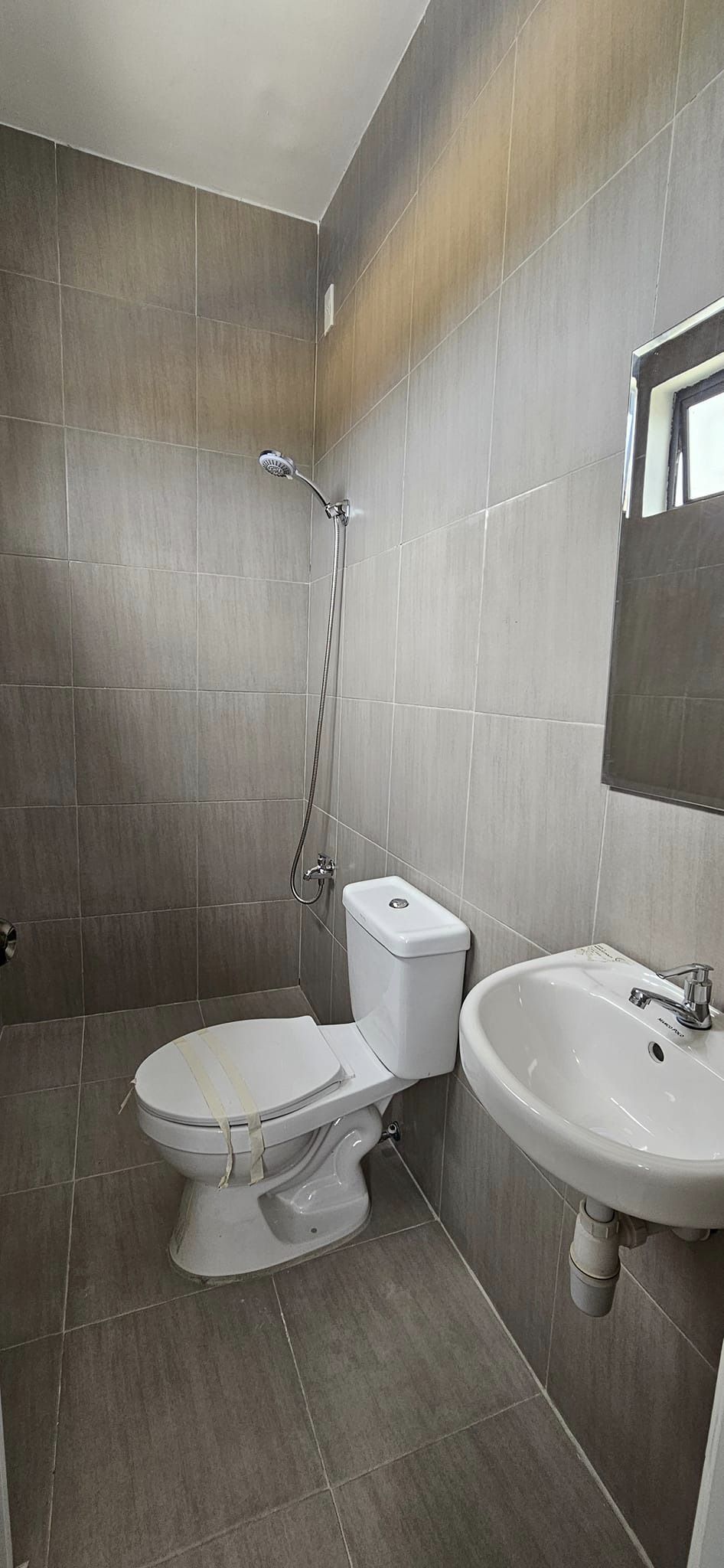 Best location townhouse with 2-car garage in Talamban ACROPOLIS