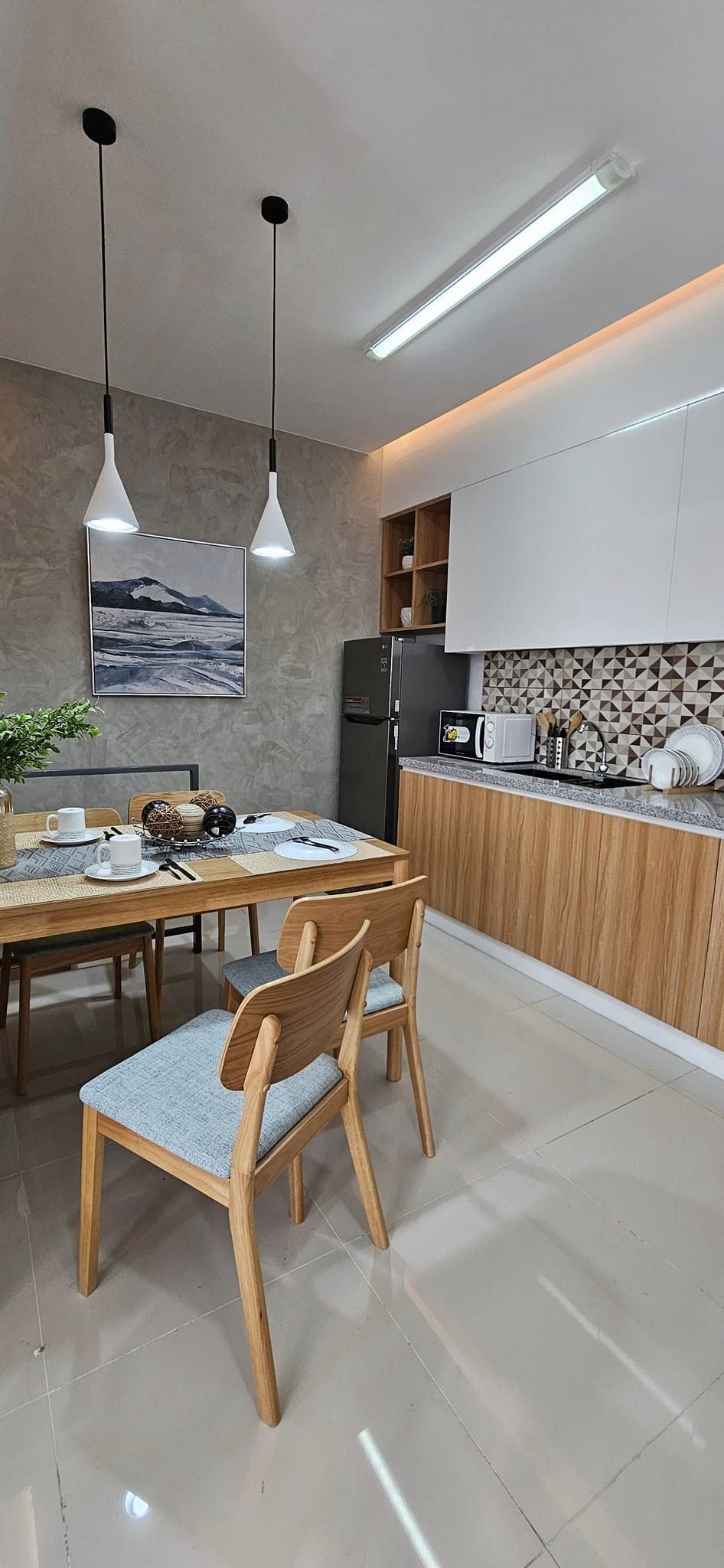 Best location townhouse with 2-car garage in Talamban ACROPOLIS
