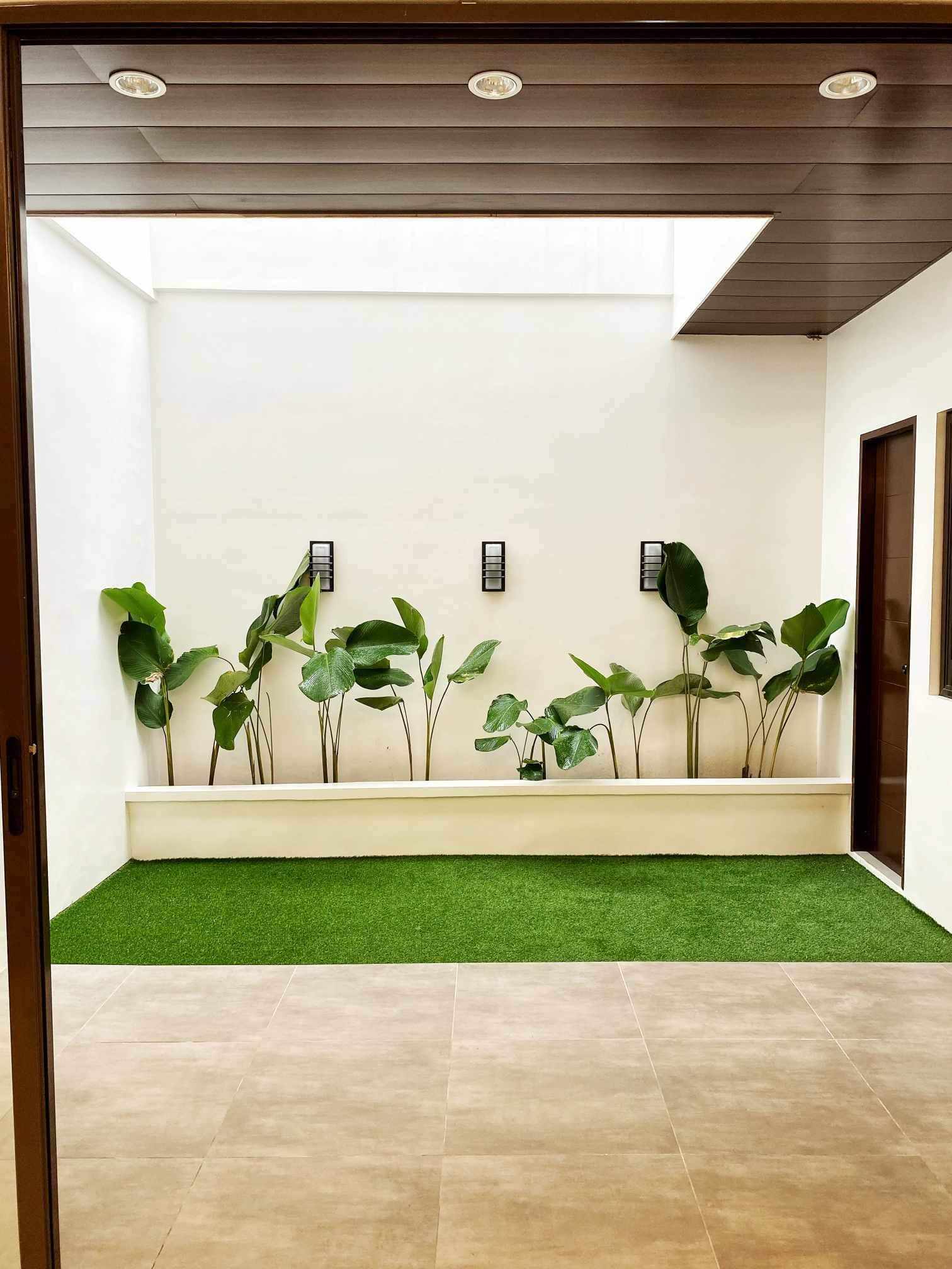 Duplex in BF Resort Village for Sale 13M