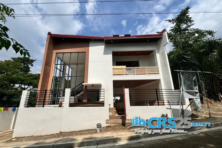 House with Swimming Pool in Greenwoods Executive Village, Pulangbato, Cebu City
