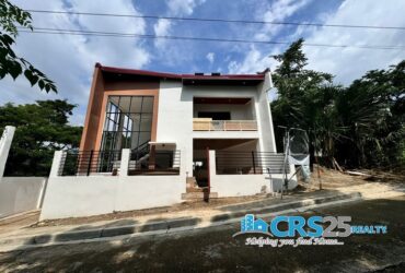 House with Swimming Pool in Greenwoods Executive Village, Pulangbato, Cebu City