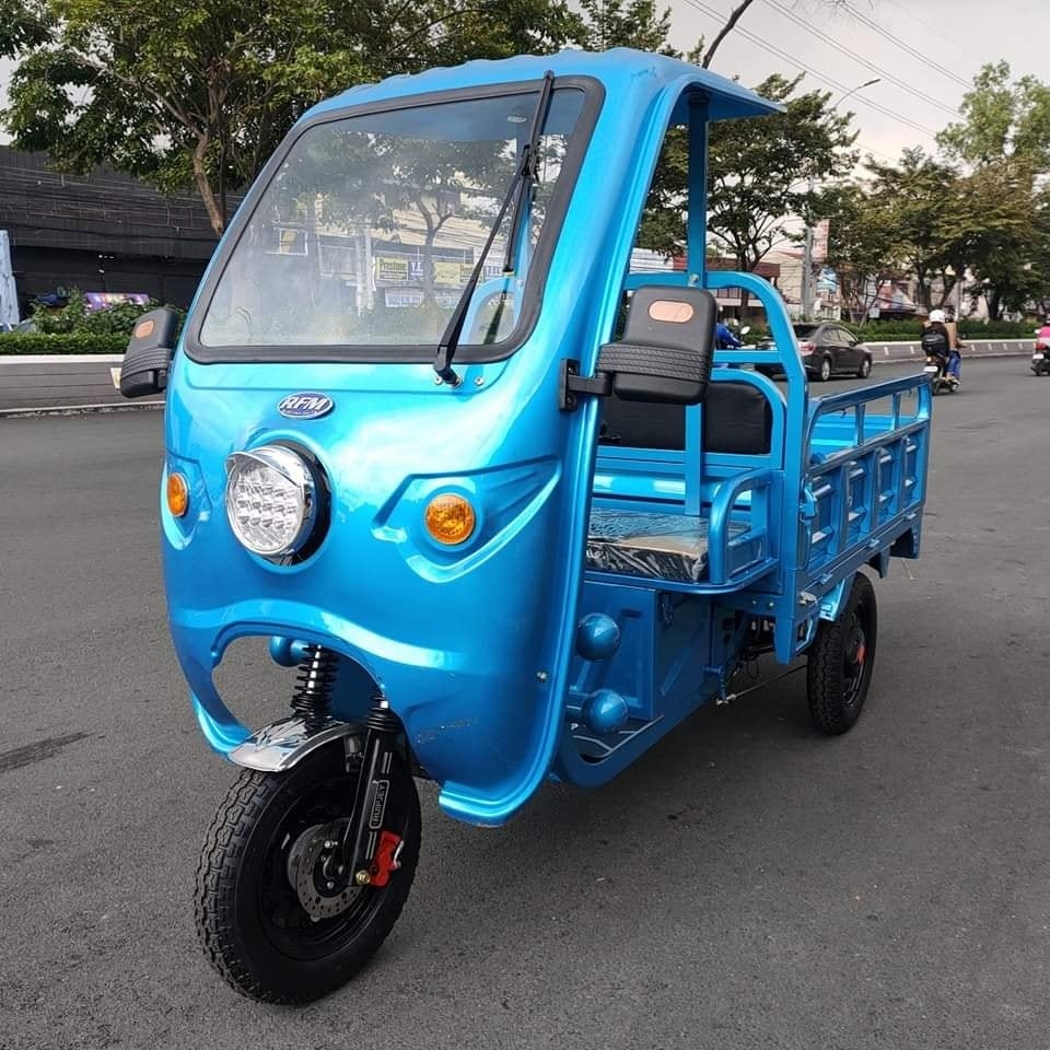 For Sale: Standard Cargo with Front Roof