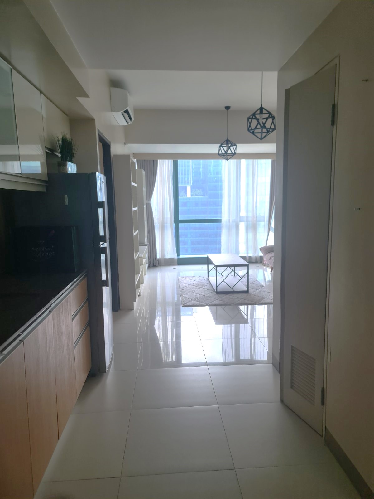 1 Bedroom Condo Unit For Rent – 22nd Floor North Wing at One Uptown Residence