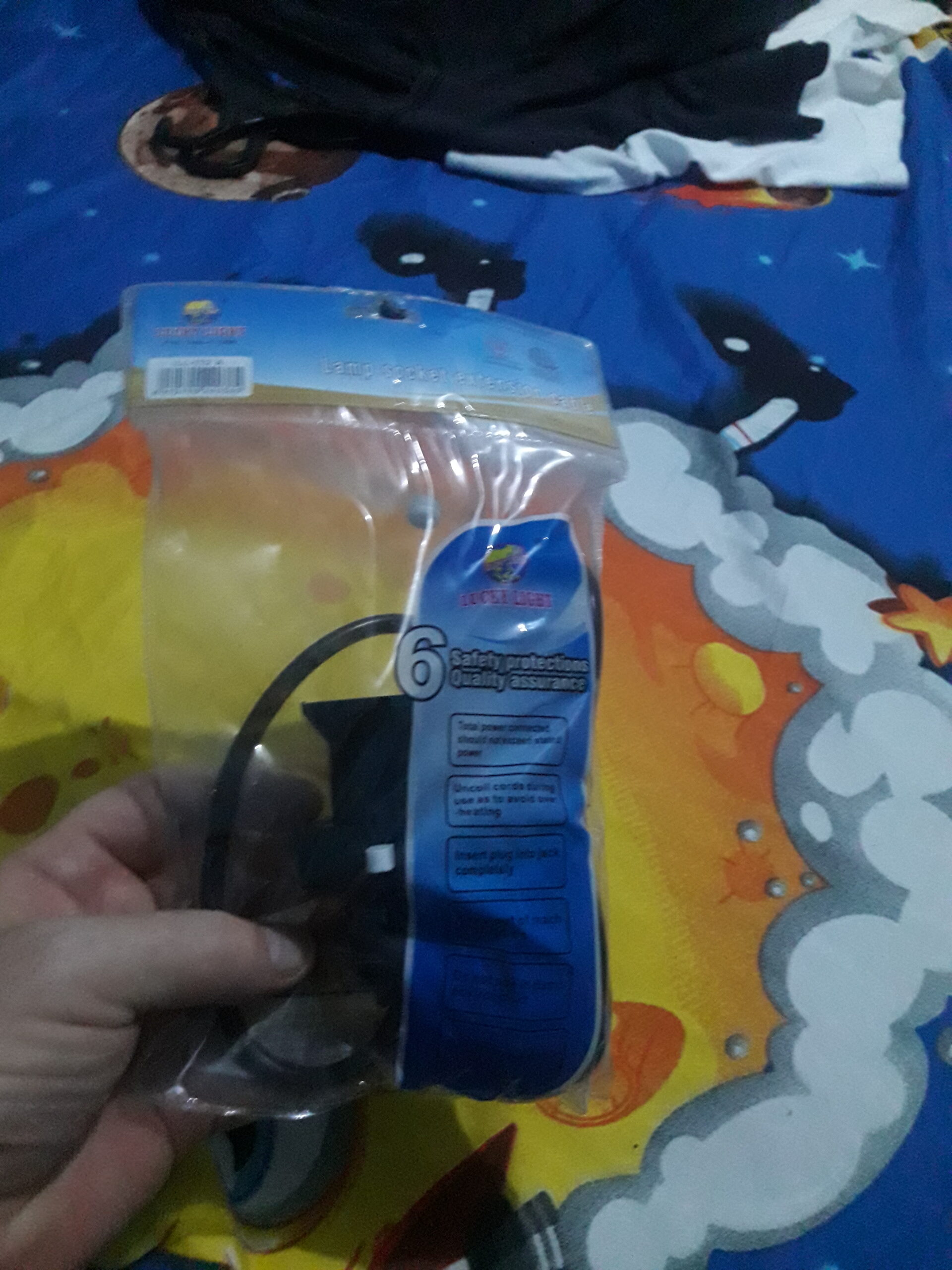 LAMP SOCKET LEAD WITH OUTLETS