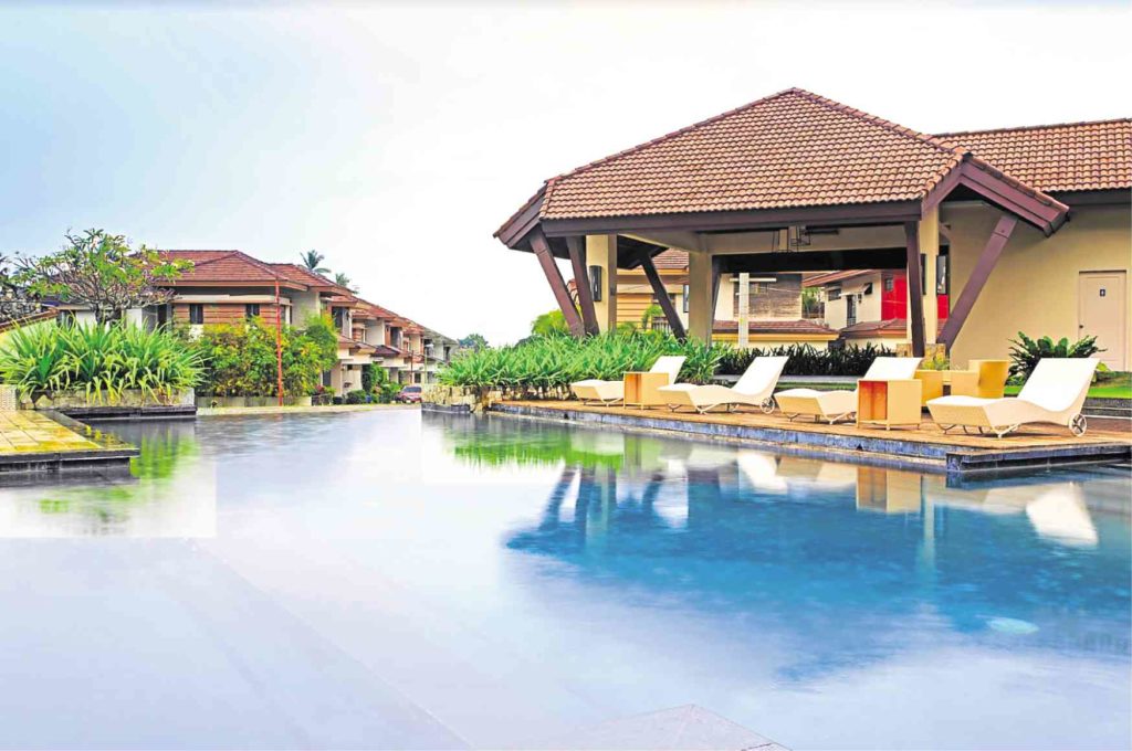 THE ARCENAS ESTATE HOUSE AND LOT -HIGHLANDS RESIDENCES