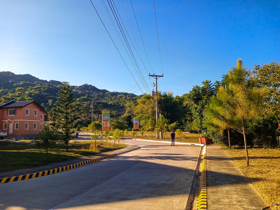 CORNER LOT HOUSE CAMELLA RIVERFRONT CEBU
