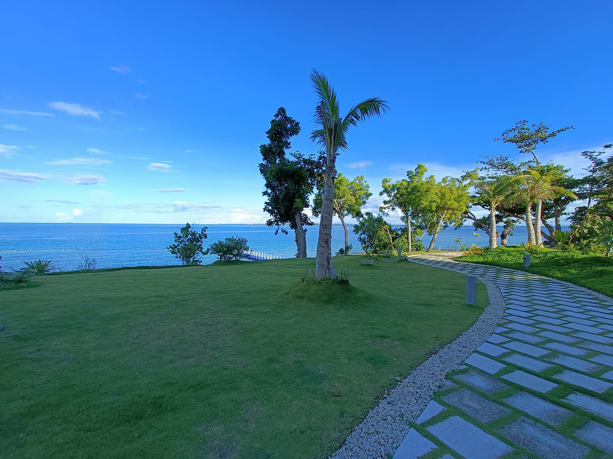ARUGA MACTAN CEBU BEACHFRONT CONDOMINIUM-1BR