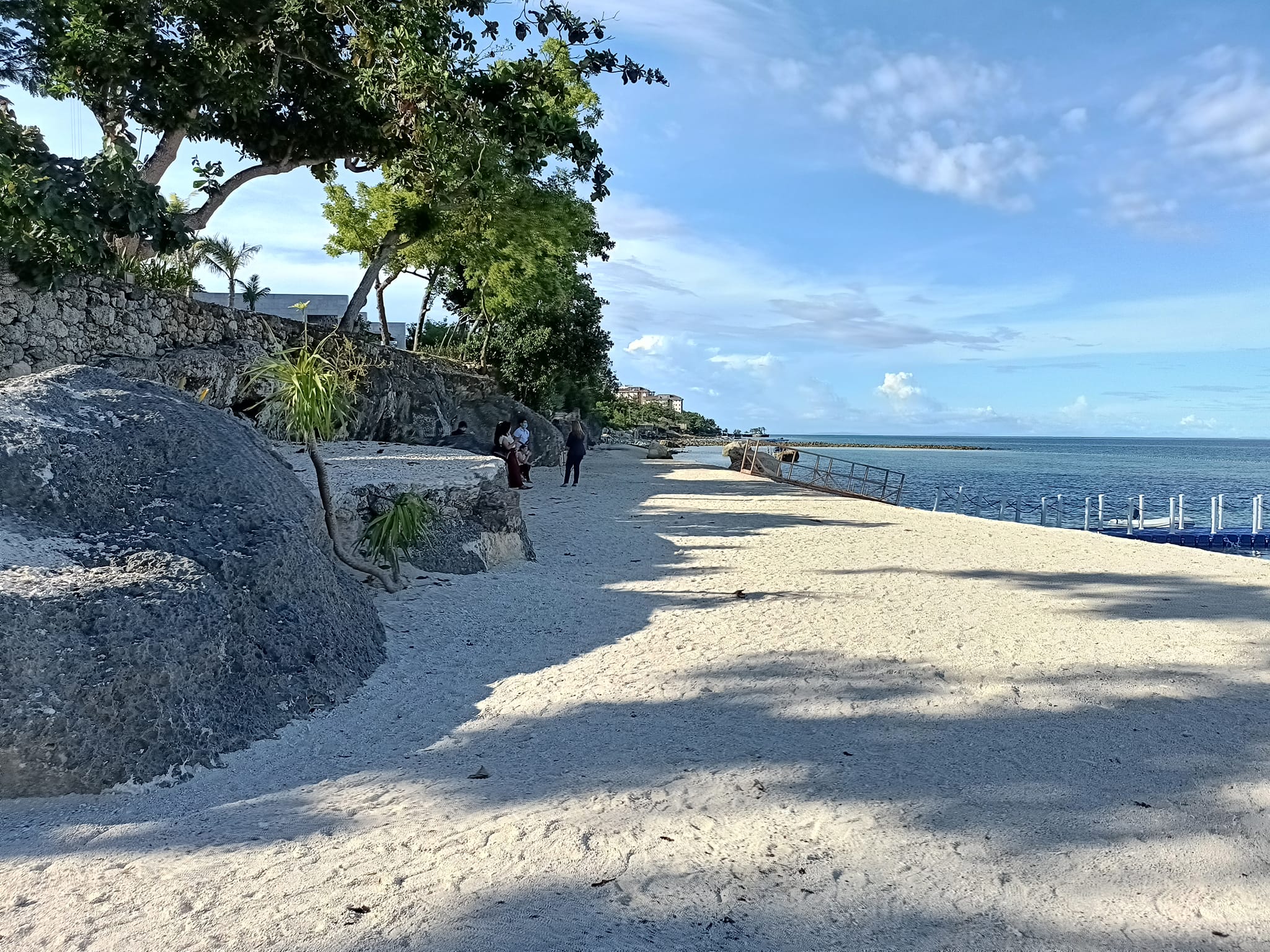 ARUGA MACTAN CEBU BEACHFRONT CONDOMINIUM-1BR