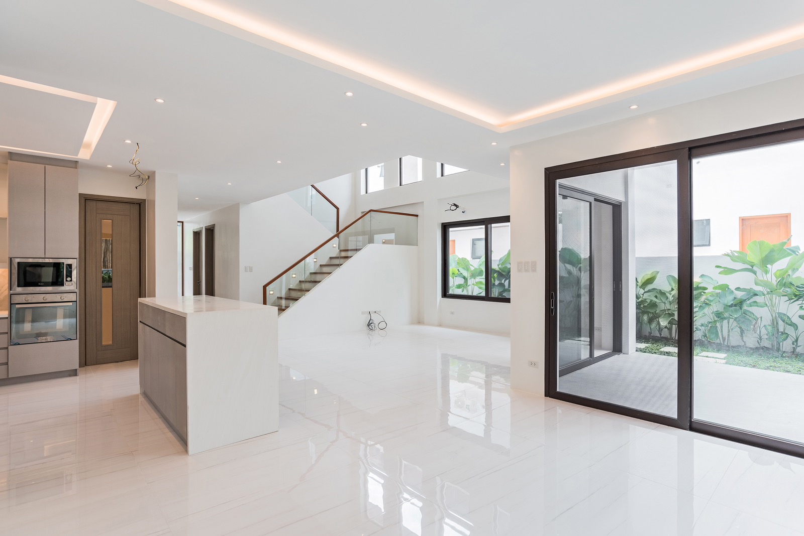 Luxury Living in BF Homes 46M