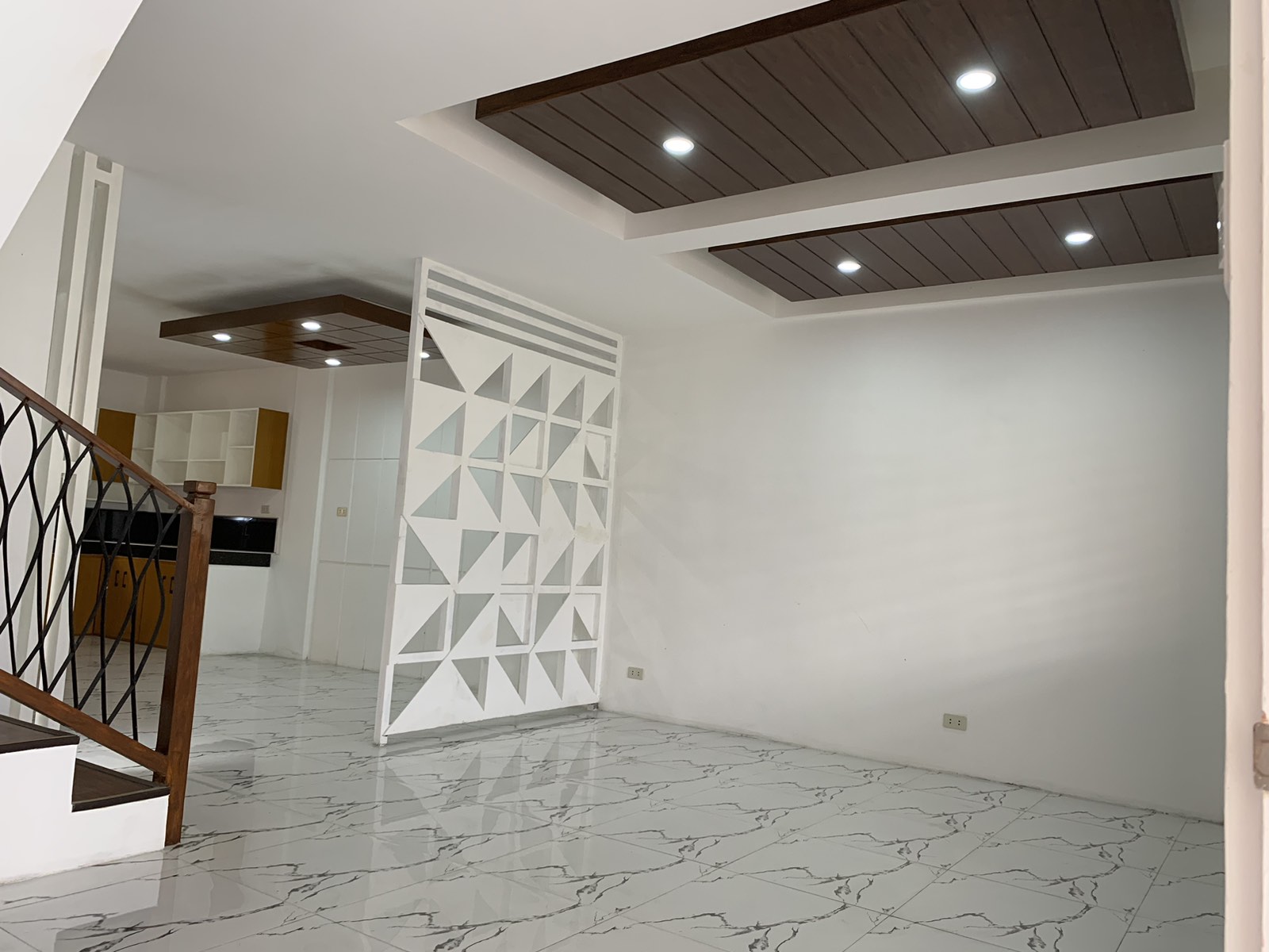 Elegant House for Sale in BF Resort Village 10.5M