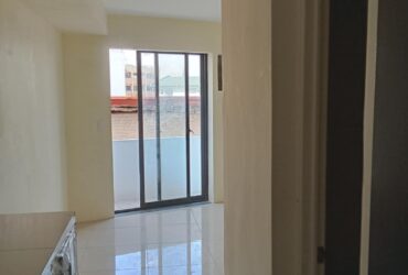 QC Studio with balcony unit for sale in Project 8 near SM City North EDSA