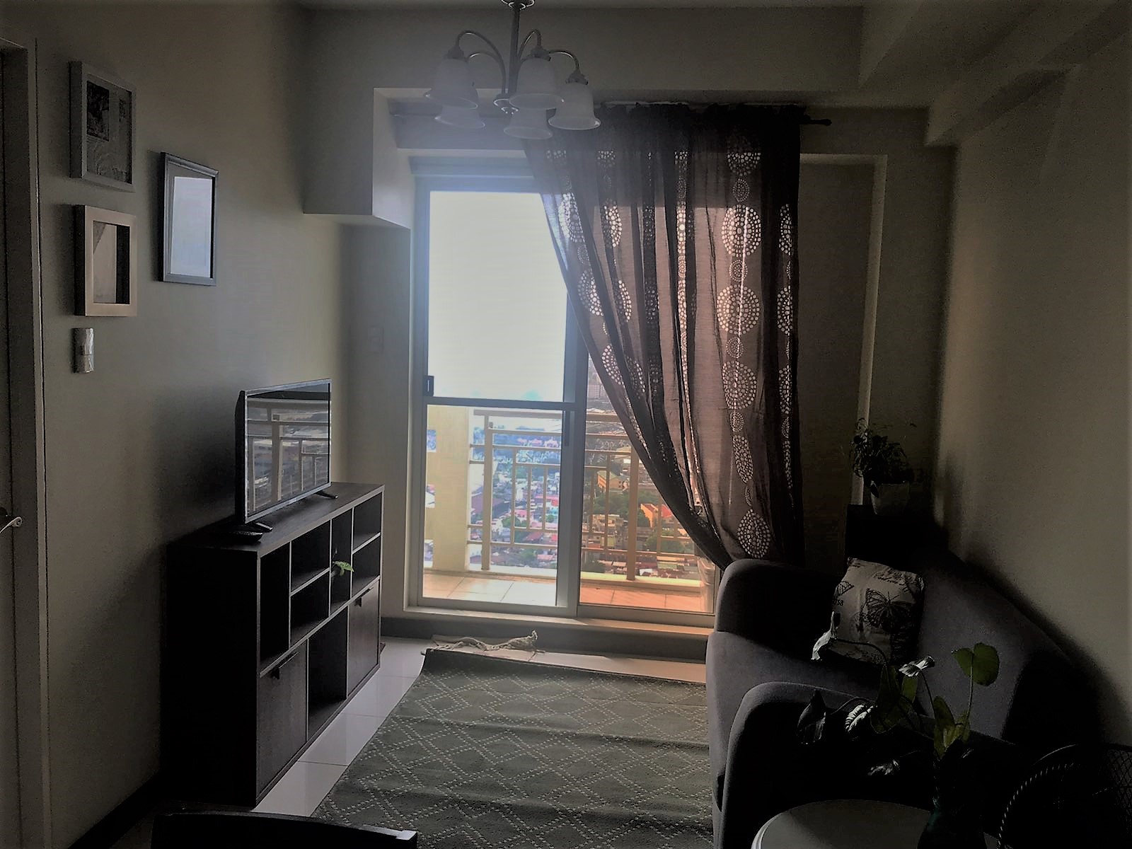 Fully Furnished 2 Bedrooms Condo Unit For Rent – 45th Floor South Tower at Zinnia Towers