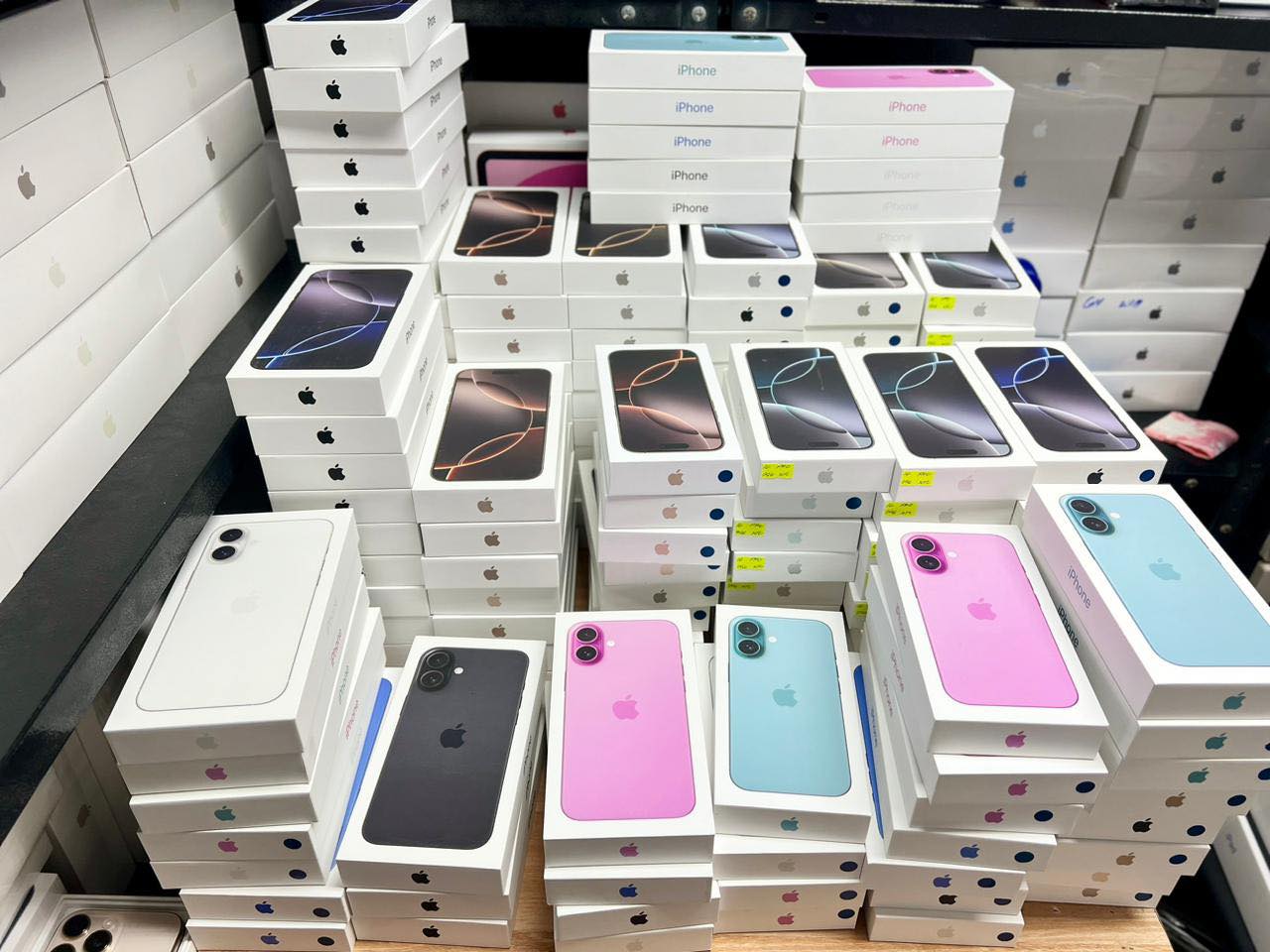Items F/s Brand-New: iPhone 15 Pro, 16 Pro 256/512GB/1TB Max, Sony PS 5 1TB