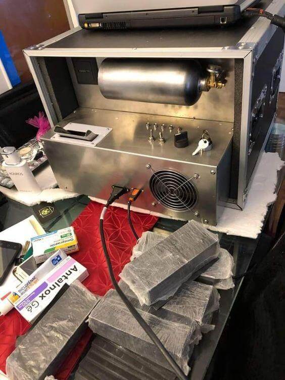 ELLING BLACK DEFACED  CLEANING MACHINE CELL +27604922302