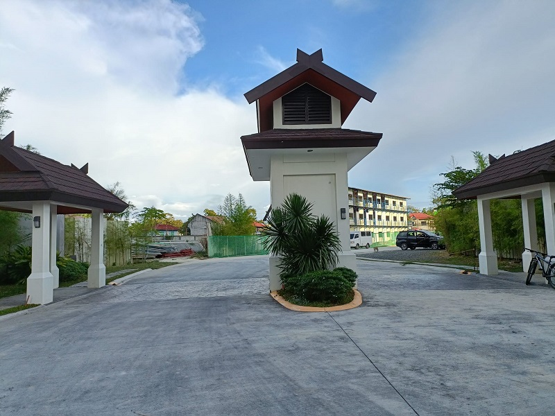 2BR WITH PARKING, ROYAL OCEAN CREST MACTAN CEBU CONDO