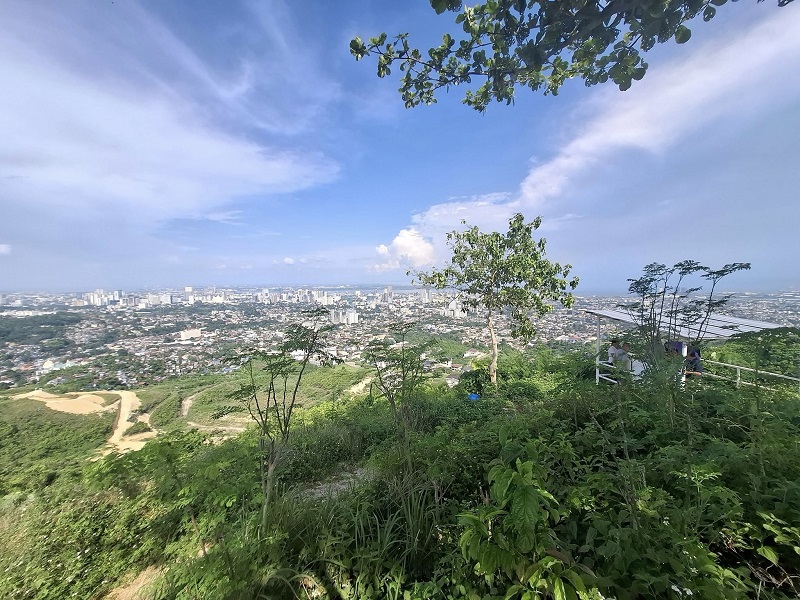 OVERLOOKING LOT AT MONTELAGO MONTERRAZAS CEBU CITY