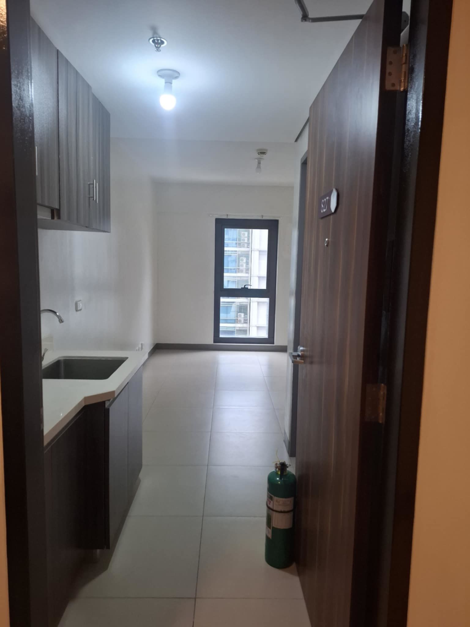 Semi Furnished Studio Condo Unit For Rent – Unit 827 at Filinvest Studio 7  