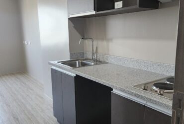 Semi Furnished Studio Condo Unit For Rent – 25th Floor at Torre Lorenzo Loyola