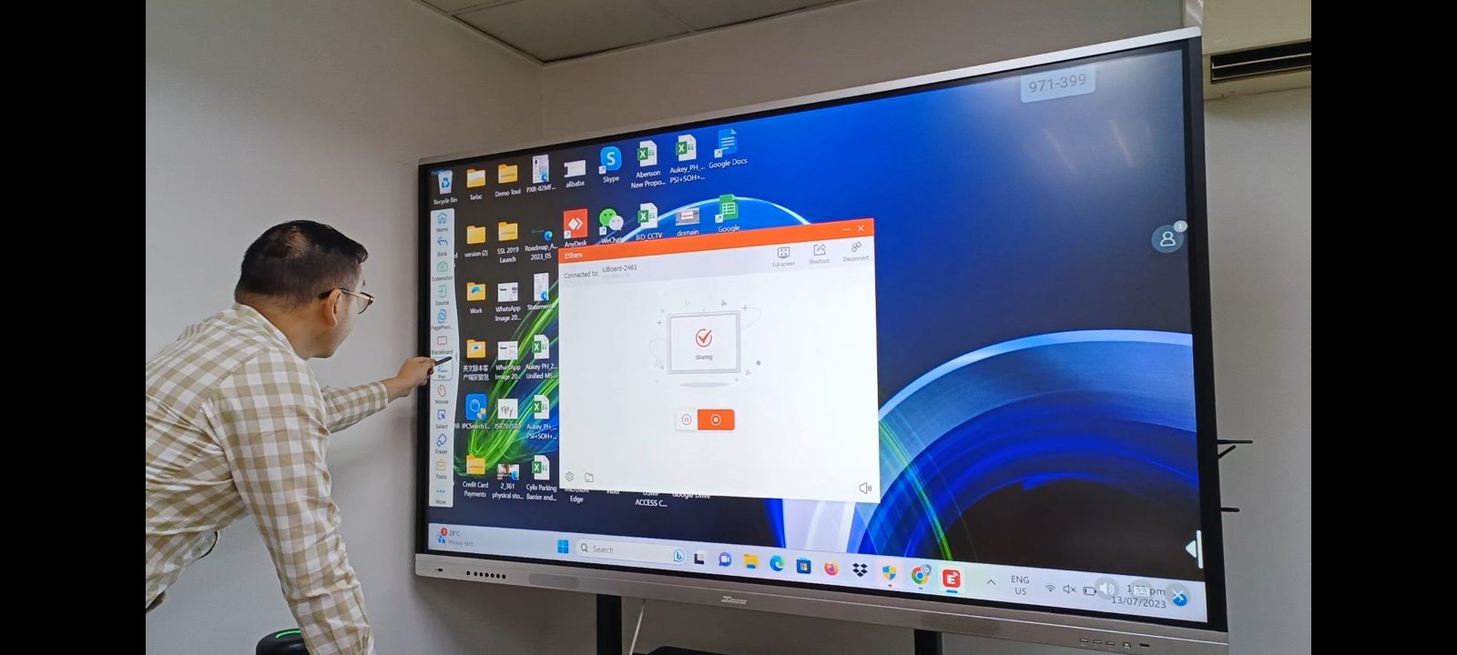 LED TV. Monitor With  Floor Stand