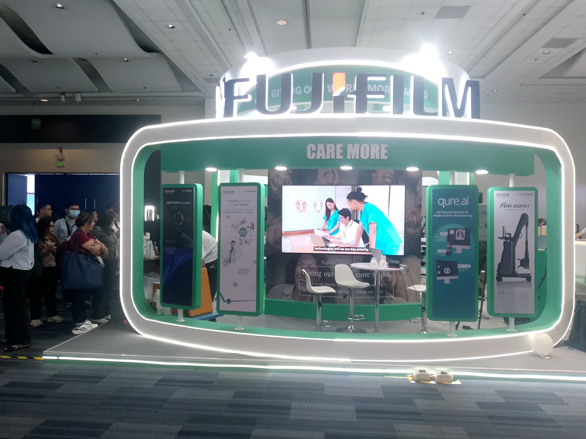 INTERACTIVE TV 55'' Touch Screen 4K UHD Display Design for Rental