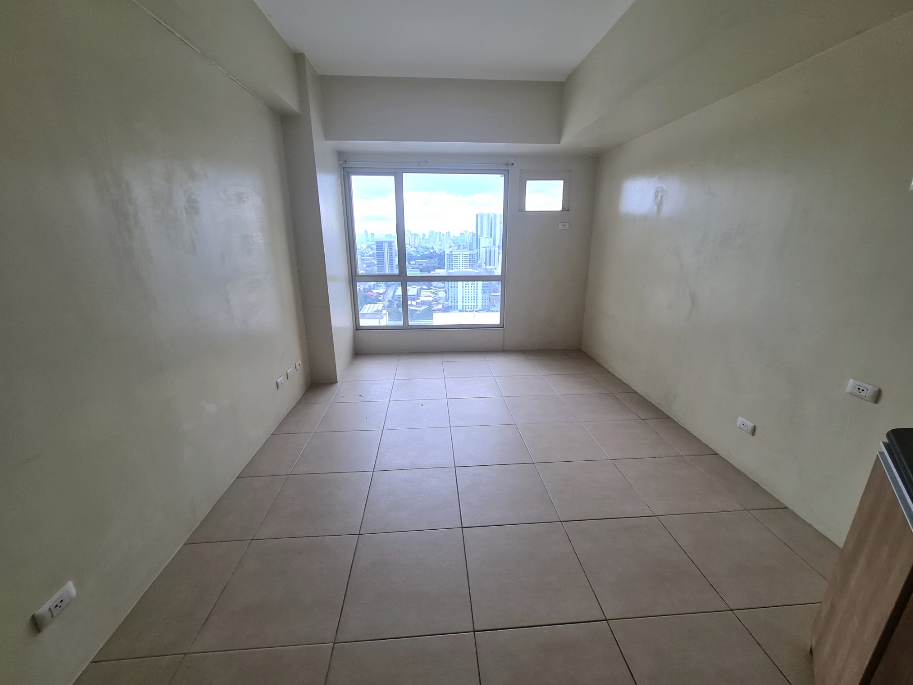 Unfurnished Studio Condo Unit For Rent- Unit 3524 Tower Avida Towers Vita