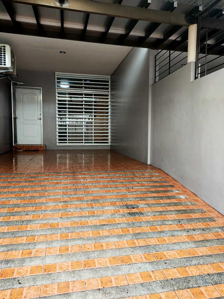 Pasay 3-Storey Townhouse for Rent – Staff House / Office | Near LRT, MRT, MOA, Makati